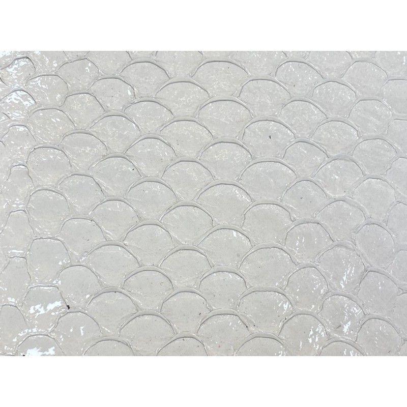 Détail écailles cuir de poisson tilapia blanc glossy brillant Cuir en stock Détail écailles cuir de poisson tilapia blanc glossy brillant Cuir en stock