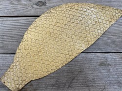 Peau de cuir de poisson tilapia beige glossy doré métallisé bijoux accessoire maroquinerie Cuir en stock