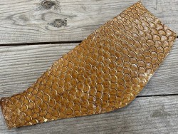 Peau de cuir de poisson tilapia doré camel glossy - Cuir en Stock