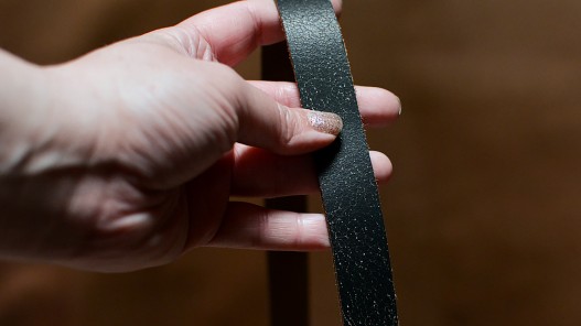Bande cuir noir vieilli - Double croupon - 100 et 120 cm - Cuir en Stock