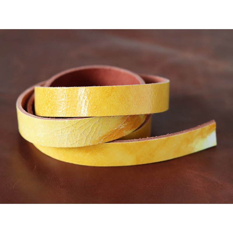 Bande de cuir jaune craquelé - Cuir en Stock Bande de cuir jaune craquelé - Cuir en Stock