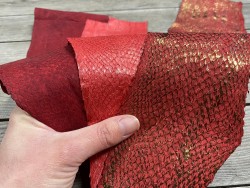 Lot de 3 peaux de cuir de poisson saumon camaïeu de rouge orange bordeaux mat satiné nacré métallisé cuir en stock