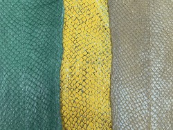 Lot de 3 peaux de cuir de poisson saumon camaïeu de vert jaune mat satiné nacré métallisé Cuir en Stock