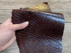 Peau de cuir de poisson - Perche du Nil - Marron rouge - exotique - luxe - bijoux - accessoire - Cuir en stock