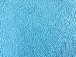 Cuir de taurillon grain togo bleu clair maroquinerie de luxe Cuir en Stock