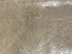 Détail cuir effet froissé - peau de cuir de mouton - brun clair - maroquinerie - chaussure - Cuir en Stock