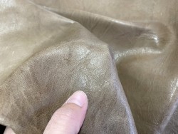 Détail grain peau de cuir de mouton - effet froissé - brun clair - maroquinerie - vêtement - Cuirenstock