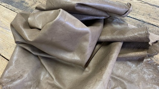 Souplesse peau de cuir de mouton - effet froissé - brun clair - maroquinerie - vêtement - Cuir en stock