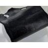 Détail perle - peau cuir galuchat - noir pailleté - grain poli - luxe exotique - Cuir en Stock