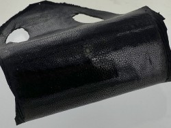 chute Peau de raie galuchat  PONCEE couleur noir 15 x 10 cm 