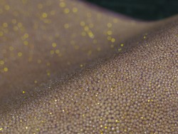 Détail perle centrale - peau de galuchat - grain perlé semi-poli - lilas pailleté - bijou - gainage d'objet - Cuirenstock