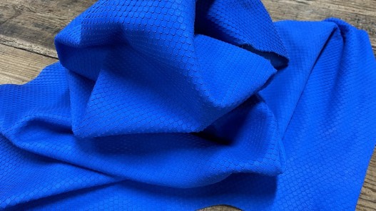 Souplesse peau de cuir de veau grain façon serpent bleu cyan - maroquinerie - cuirenstock