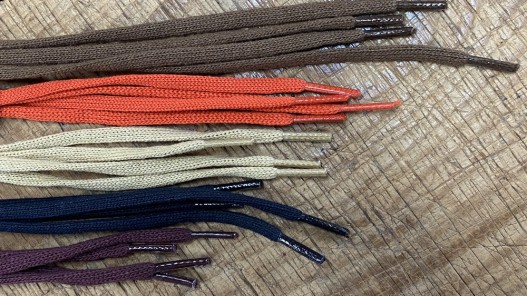 Lot de 5 paires de lacets plat polyester tricoté - différent coloris - bonnes affaires - Cuirenstock