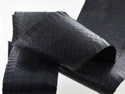 Cuir exotique vente peau de serpent noir mat - Cuir en Stock