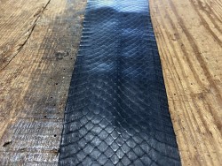 Cuir de serpent cobra - noir mat - peau exotique - maroquinerie - bijoux - Cuirenstock