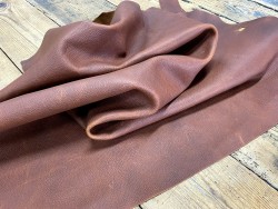 Souplesse demi-peau cuir de vachette pull up brun rouge Cuirenstock
