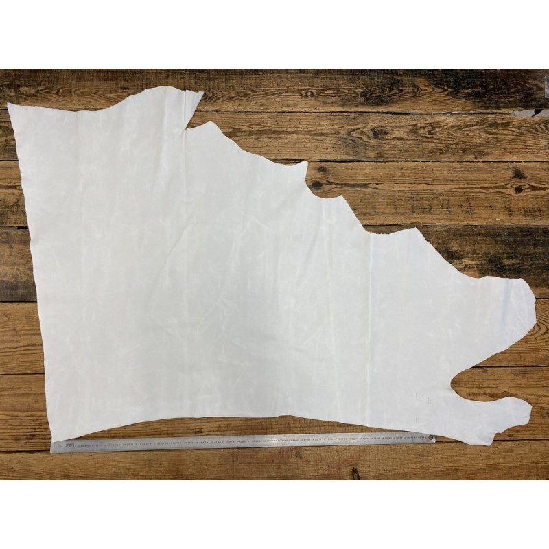 Grand morceau de cuir de veau finition pullup blanc maroquinerie Cuir en Stock Grand morceau de cuir de veau finition pullup blanc maroquinerie Cuir en Stock