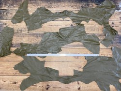 Morceaux de cuir de veau lisse vert kaki - maroquinerie - cuir en stock