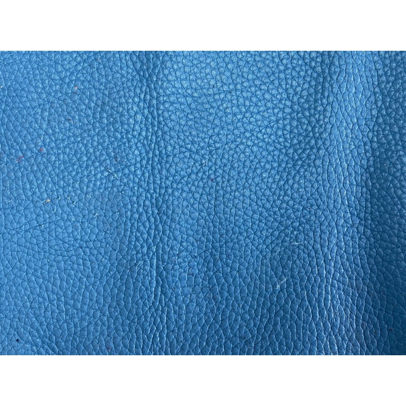 Cuir de taurillon grain togo bleu jeans - maroquinerie - Cuir en Stock Cuir de taurillon grain togo bleu jeans - maroquinerie - Cuir en Stock