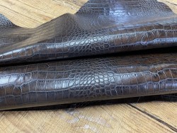 Cuir de veau façon crocodile marron - maroquinerie - Cuirenstock