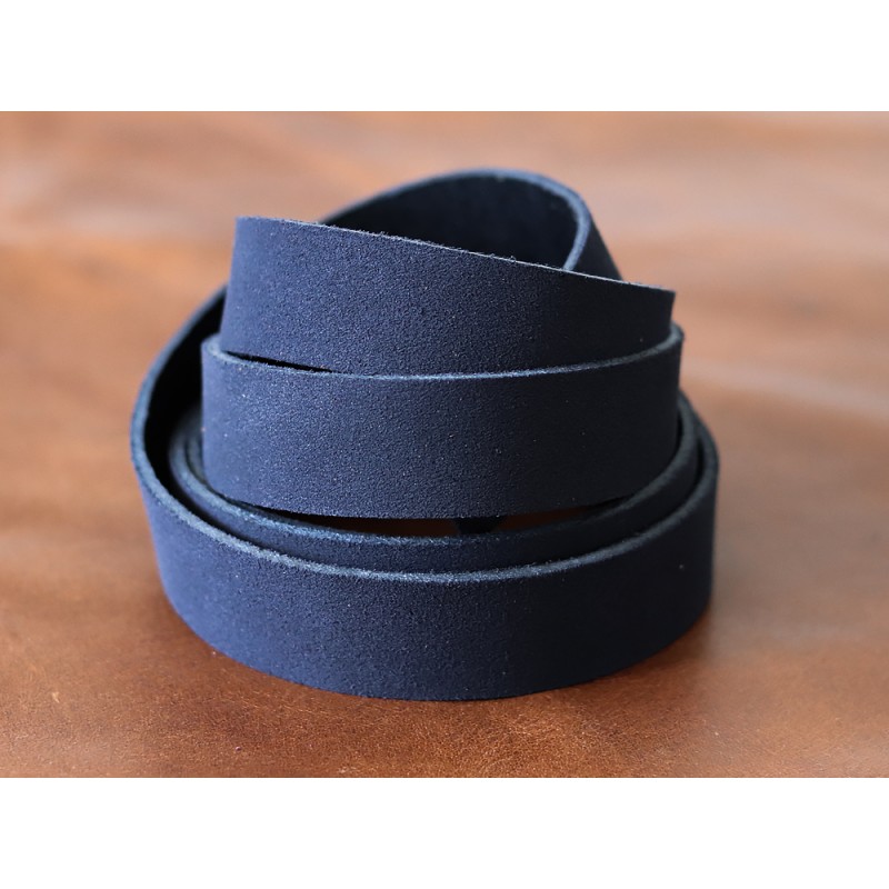 Bande de cuir souple double croupon velours bleu marine - Cuir en Stock Bande de cuir souple double croupon velours bleu marine - Cuir en Stock