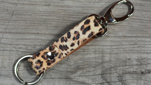 Porte clés en cuir léopard - mousqueton - Cuir en Stock