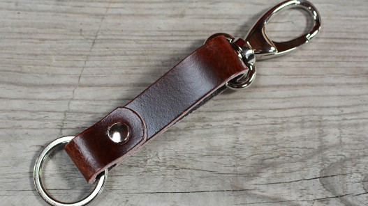 Porte clés en cuir marron finition pullup - mousqueton - Cuir en Stock