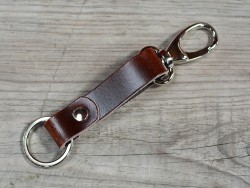 Porte clés en cuir marron finition pullup - mousqueton - Cuir en Stock