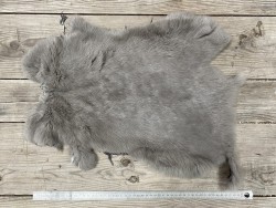 Peau de lapin en poil fourrure gris souris - vêtement - Chaussons - Cuir en stock