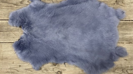 Peau de lapin en poil fourrure bleu jeans - vêtement - Chaussons - Cuir en stock