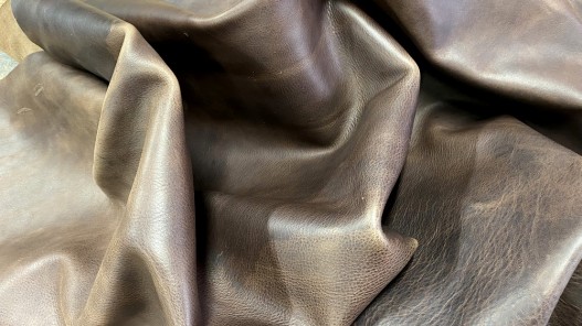 Souplesse cuir de vachette ciré pullup brun chocolat - maroquinerie - Cuirenstock