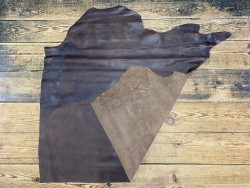 Recto verso peau de cuir de vachette ciré pullup brun chocolat - maroquinerie - cuir en stock