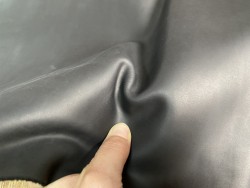 Grand morceau de cuir ciré vachette noir - maroquinerie - Cuir en stock