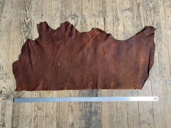 Grand morceau de cuir de veau pullup brun roux - maroquinerie - ameublement - Cuir en Stock