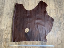 Demi-peau de cuir de vachette ciré pullup brun chocolat - maroquinerie - Cuir en Stock