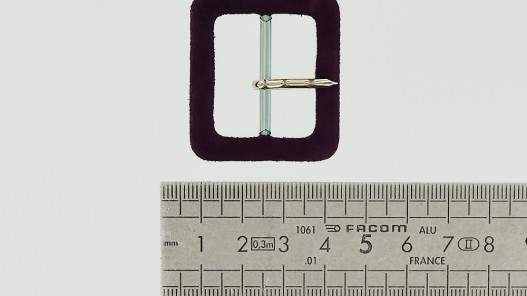 Boucle rectangulaire gainée en velours prune 30 mm - cuir en stock