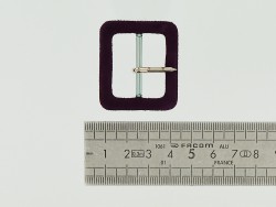 Boucle rectangulaire gainée en velours prune 30 mm - cuir en stock