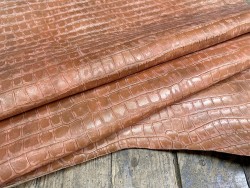 Peau de cuir de mouton grain crocodile nacrée - corail - maroquinerie - Cuir en Stock