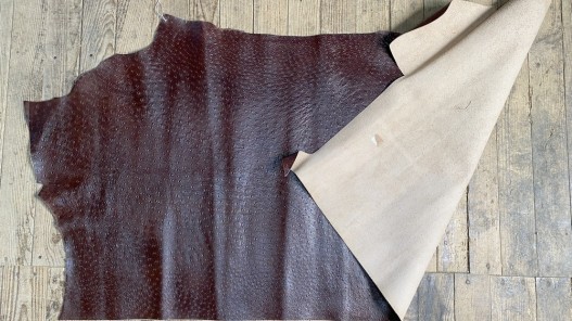 Demi peau de cuir de veau grain façon autruche marron - maroquinerie - Cuirenstock