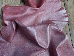 Peau de cuir de chèvre rouge  métallisé argent - maroquinerie - Cuir en Stock