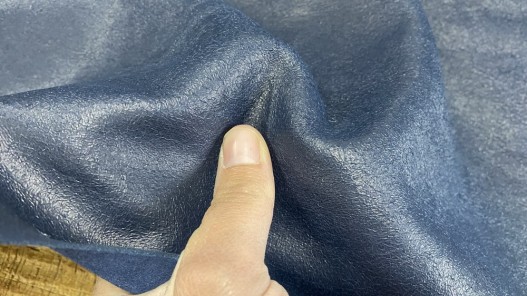 Croûte de veau velours finition effet craquelé - Bleu marine - maroquinerie - Cuir en stock