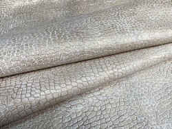 Peau de cuir de mouton beige - grain façon crocodile - pailleté light gold - maroquinerie - Cuir en Stock