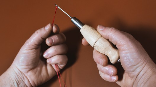 Alêne lame droite pour coudre le cuir à la main facilement - Cuir en Stock