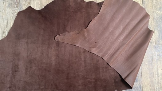 Demi-peau-veau velours brun - maroquinerie - ameublement - cuir en stock