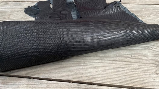 Grande peau de cuir de lézard à grandes écailles - Noir mat - Cuir en Stock