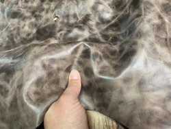 Demi peau de cuir de vachette ciré pullup brun nuancé - maroquinerie - Cuir en stock
