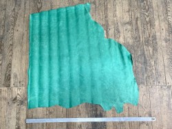 Demi-peau de cuir de veau ciré pullup vert - maroquinerie - Cuir en Stock