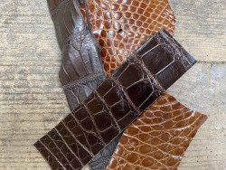 Lot de 3 morceaux de cuir de crocodile véritable brun - bijou - maroquinerie - accessoire - Cuirenstock