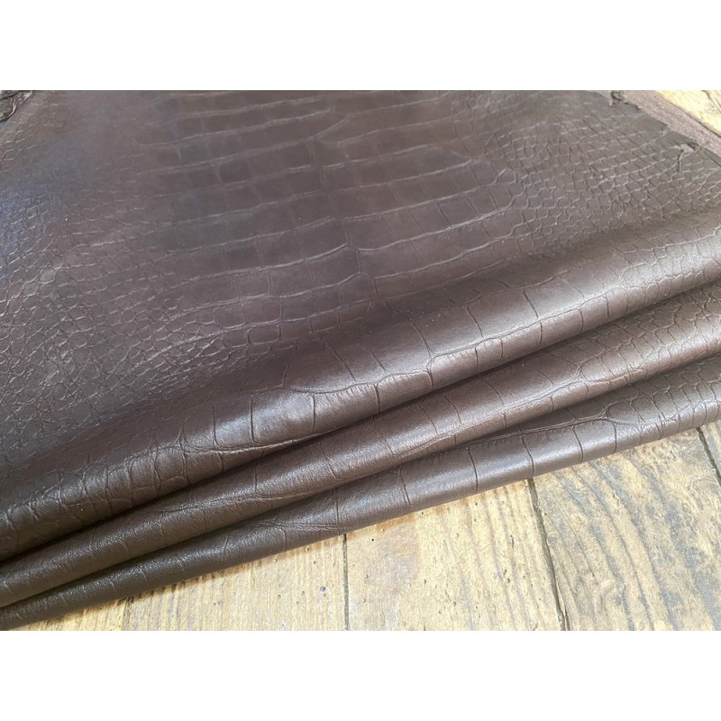 Lot de 3 peaux de cuir stretch identiques grain façon crocodile marron - Cuir en Stock