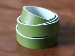 Bande de cuir - double croupon - vert olive - lanière - anses - maroquinerie - Cuir en Stock